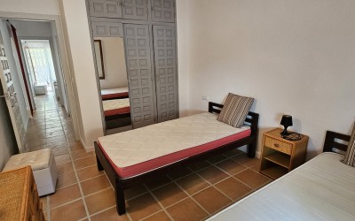 Soleado apartamento, planta baja con terraza en Altea